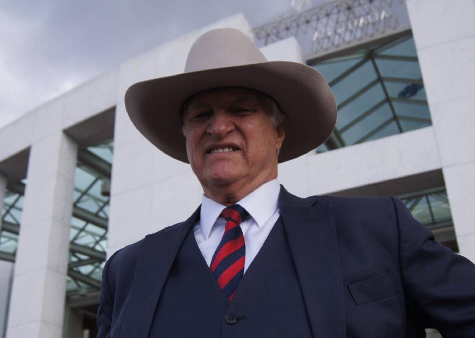 Kennedy independent MP Bob Katter will join One Nation WA Senator Rod Culleton and other politicians at a public meeting in Townsville tomorrow.