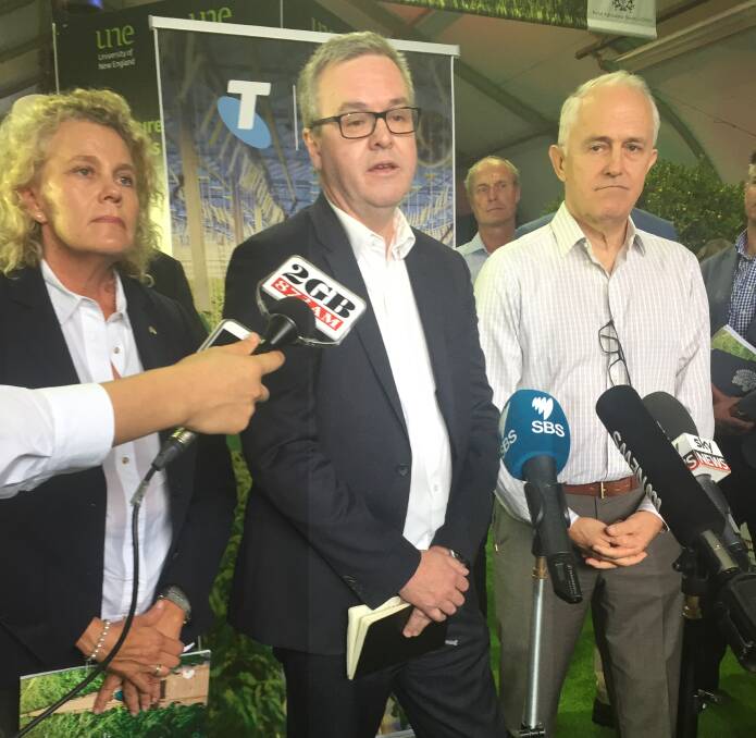 NFF President Fiona Simson (left), National Lead Agri-Business Robert Poole and PM Malcolm Turnbull.