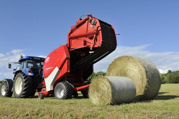 Lely’s new Welger RP 545 variable round baler can produce a range of different sized bales.