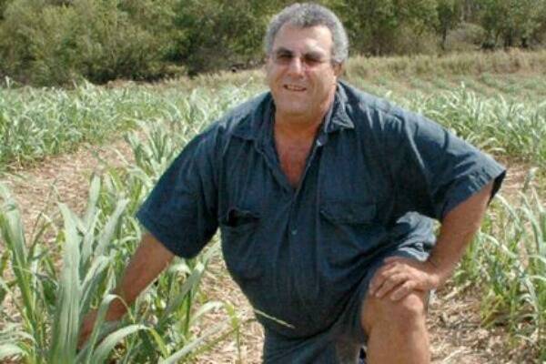 “The mills can’t have it both ways. Their position changes to suit themselves.  In one breath they expect growers to cough up two-thirds of any losses – that’s millions of dollars – and in the next breath they turn around and say growers have no ownership and no rights,” CANEGROWERS Chairman Paul Schembri said.