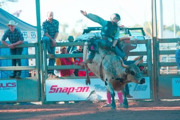Roy Dunn rode Hot Rod for 85.5 points in the open bull ride finals which was enough to claim victory for the event.