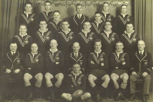 The 1936 Australian squad of which Peter Hickey (back row, 2nd from left) was a member.