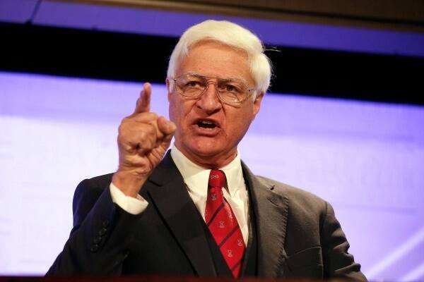 Member for Kennedy Bob Katter said the proposal to bring forward funding otherwise earmarked under the Financial Assistance Grants program (FAG) was no win for councils, who had already seen their funding slashed.