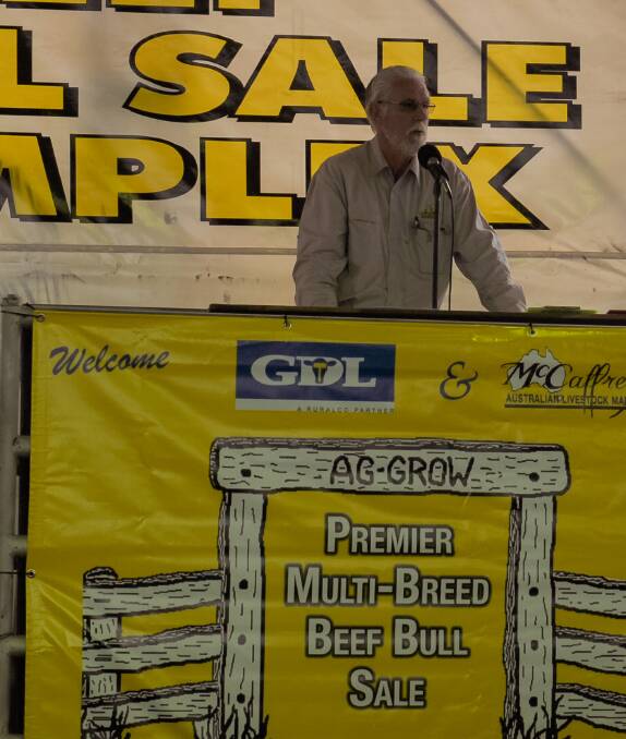 AgGrow managing director Geoff Dein addressing the crowd at the bull sale, where he spoke of the importance of supporting the livestock industries. 
