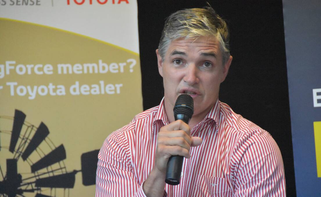 Katter's Australian Party State Leader and Traeger MP Robbie Katter says he will work with all crossbenchers to hold Labor to account in regional Queensland.