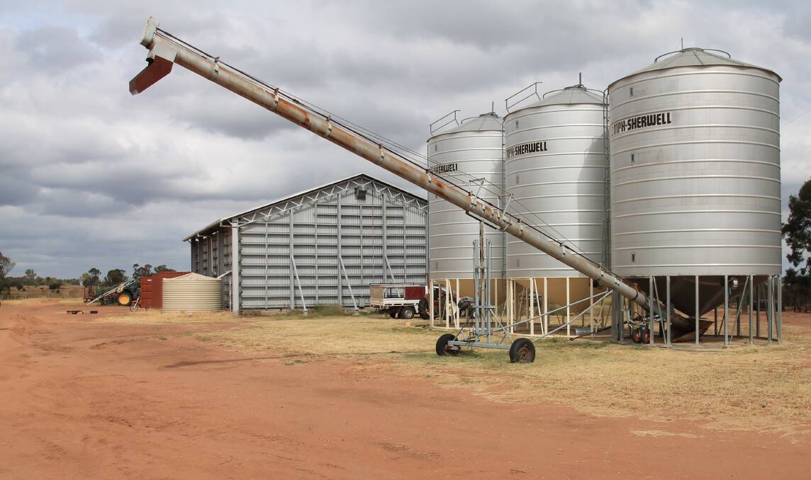 Balcondo has excellent grain storage facilities.