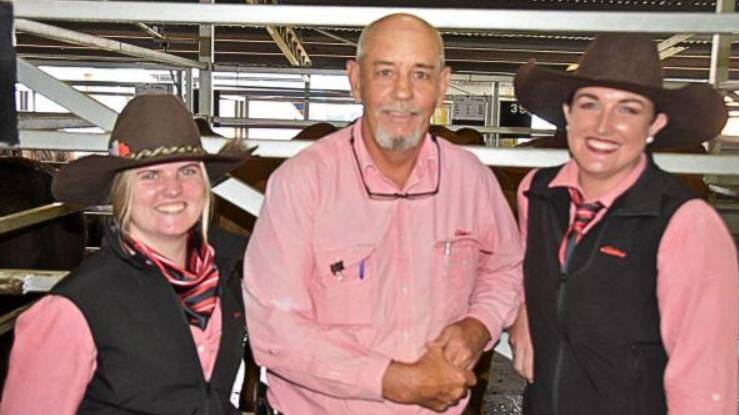 (L-R) Karen Bailey from Tolga, Mark Peters from Mareeba and Tania Comer from Mareeba at the recent Innisfail show. 