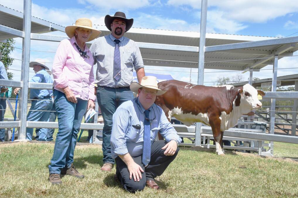 Buyer Jill Galloway, Ascot Neimen Brafords, Banana, vendor Cam Bennett, Little Valley Brafords, Casino, NSW and GDL agent Mark Duthie with the top price heifer of the 2023 sale, Little Valley Youlamba. File picture