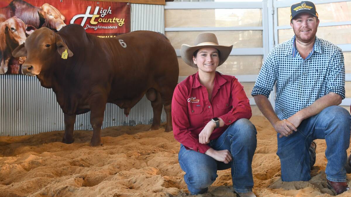 Steph Laycock High Country Droughtmasters and buyer Ben Wright, Munda Reds WA with High Country Legend (P) that sold for the new on property record for $50,000