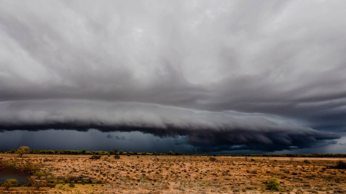Isisford residents were eagerly watching this storm cell approach the town on the weekend. Photo by Dawn Bailey.