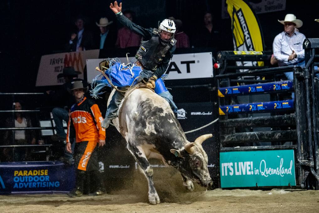 Aaron Kleier riding to his record-breaking third consecutive national title. Pictures - PBR Australia.