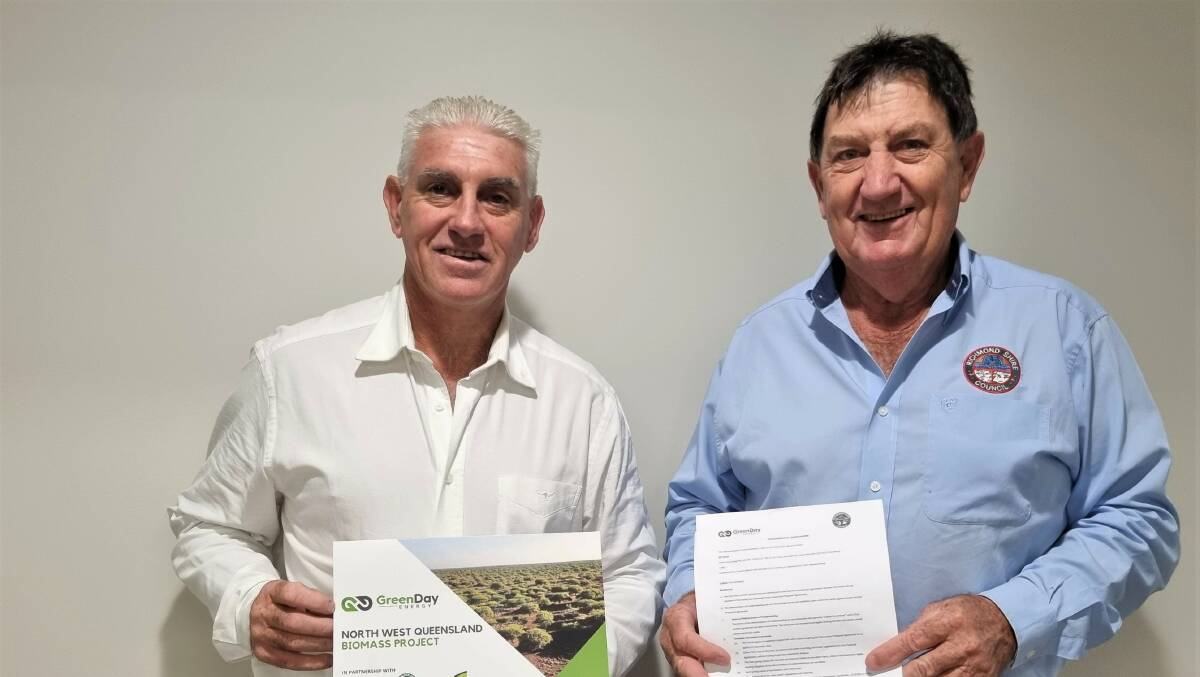 Green Day Energy founder Brad Carswell and Richmond Shire Council Mayor John Wharton at the signing of the Memorandum of Understanding in Richmond. Picture supplied.