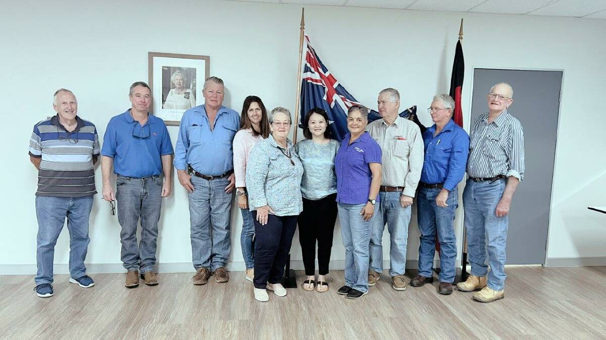 CNVM Investment Pty Ltd managing director Miao Wang, centre right, meeting with Flinders Shire mayor Jane McNamara, centre left, and councillors. Picture supplied.