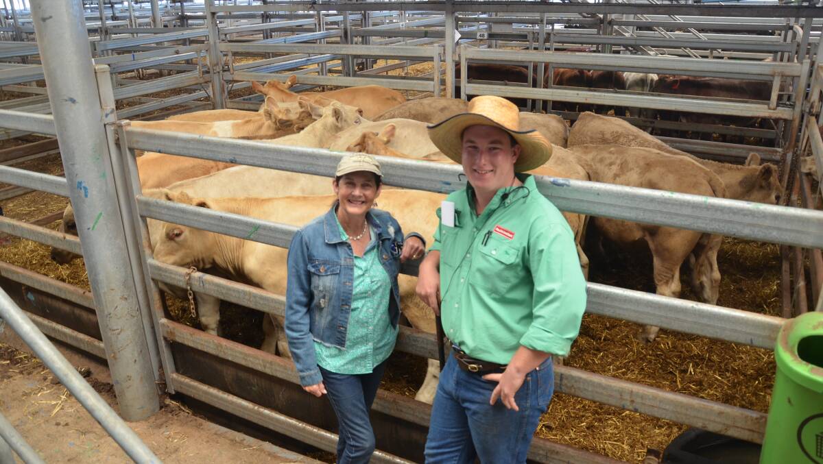 Timmy Turnbull, Tallangatta South, with Nutrien agent Will Jennings, sold the highest priced weaners, her 17 Charolais cross steers, 448kg, making $1980. 