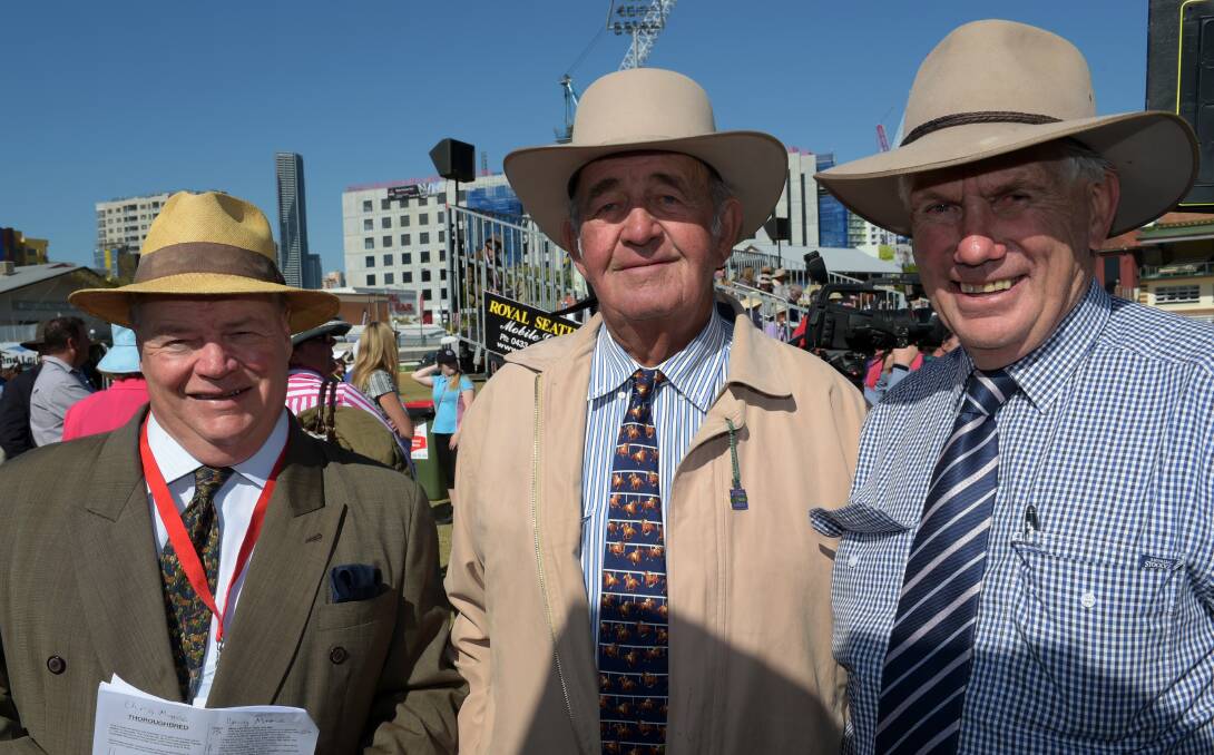Peter Overell, Croxley Stud, Oakey (right), watches Thoroughbred judging the 2015 Royal Queensland Show with Queensland Country Life bloodstock writer Phillip Bate and Trevor Alexander, Myall Lodge, Chinchilla.