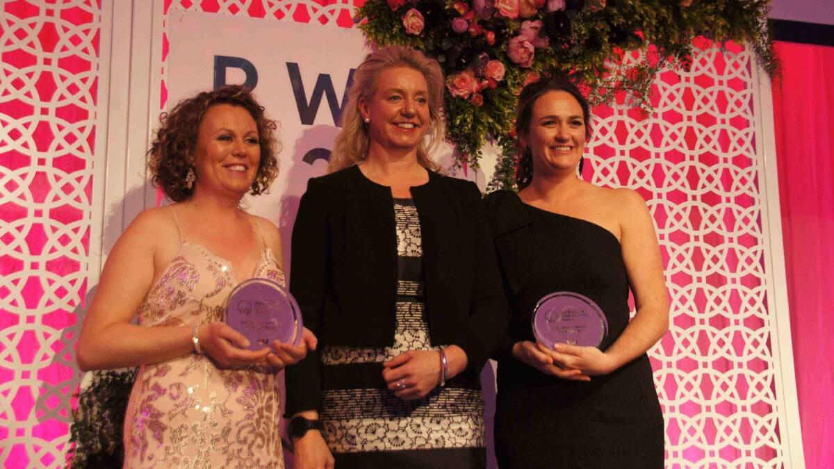 Victoria's Claire Moore the National Runner Up, Jo Palmer the 2019 AgriFutures Rural Women's Award National Winner, with Federal Agriculture Minister Bridget McKenzie (centre). 
