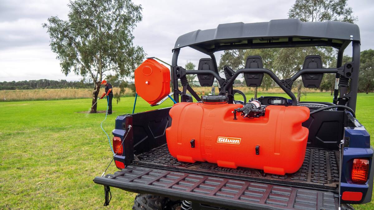 The Silvan 100-litre Redline sprayer delivers an open flow of 5.3L/minute and produces 4 bar/60psi maximum pressure. 