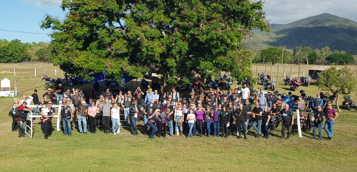 Group photo at Melville's Farm. Photo: Bruce McGregor.