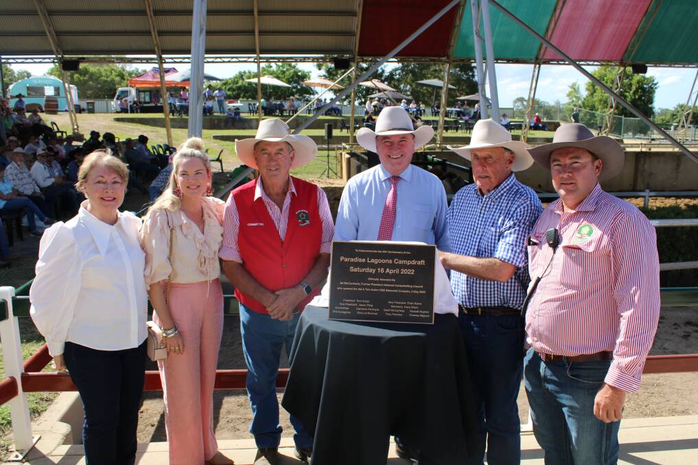 Deputy Prime Minister Barnaby Joyce took the opportunity to unveil the 20th anniversary plaque at the Paradise Lagoons Campdraft complex, and is pictured with Jennie Acton, Laura Dennis, Evan Acton, Ed McCormack and Tom Acton. Picture: Helen Walker. 