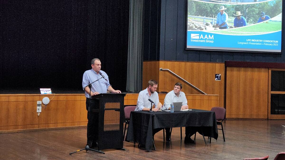 AAM managing director Garry Edwards presenting the consortium bid at the Longreach Civic Centre. Picture: Sally Gall