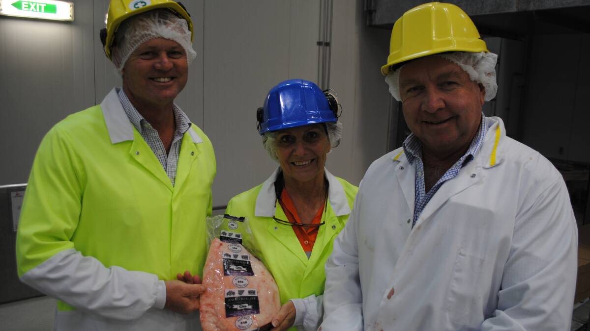 PREMIUM BEEF: Cathy Uechtritz (centre) from New Hope Group with Kurt Wockner and Pat Gleeson from Oakey Beef Exports. 
